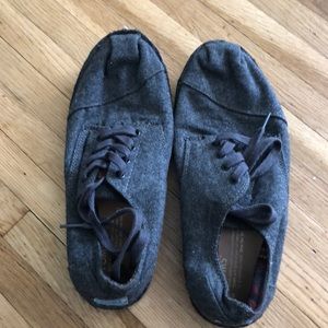 Toms Barely worn Felt Shoes